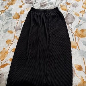 Elegant Black Pleated Skirt